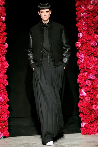 Look 25